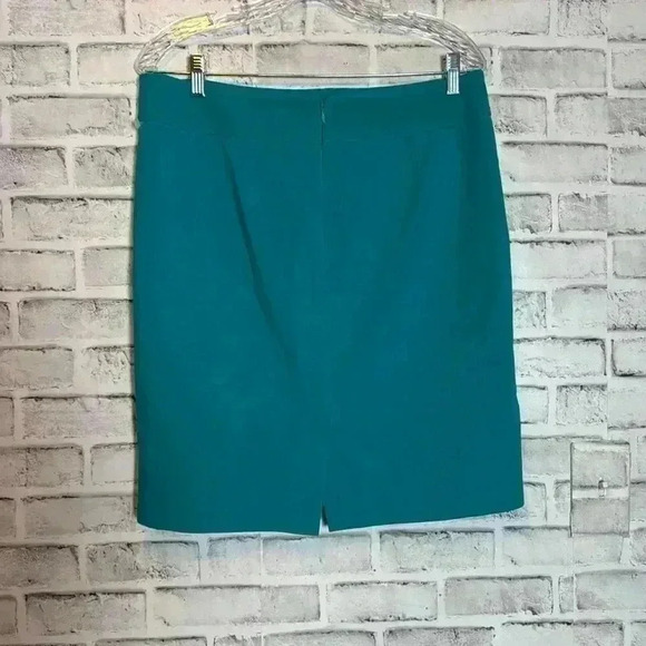 Loft turquoise skirt size 12P in excellent condition slit in back/back zipper - Picture 2 of 6